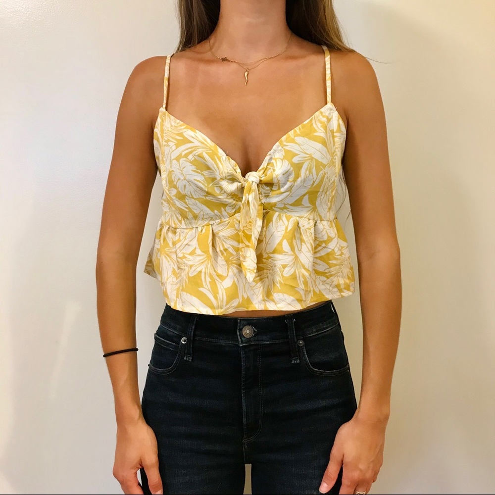 Yellow Flowy Botanical Print Crop Top💛🌿